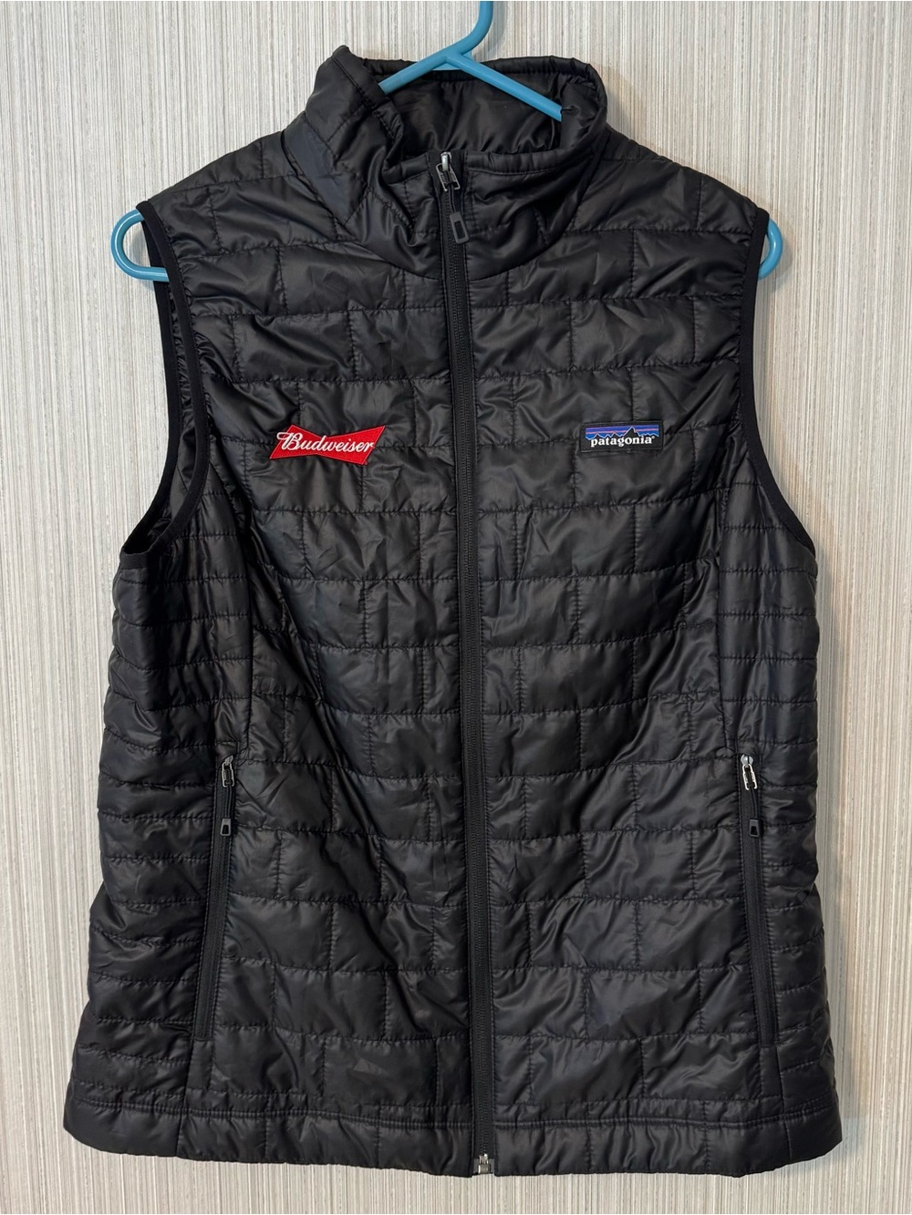 Patagonia Women’s Quilted Vest Budweiser Embroidered Logo Black Size Large